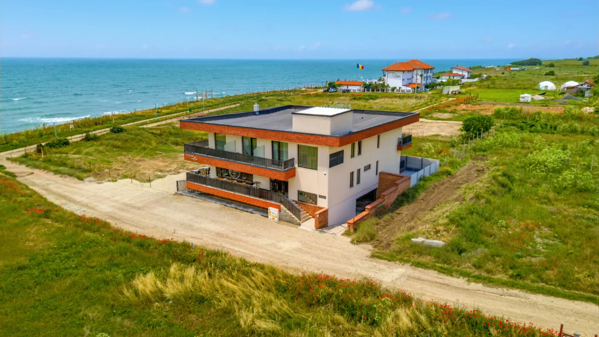 Senses Villa — vedere din dronă spre Vama Veche și Marea Neagră