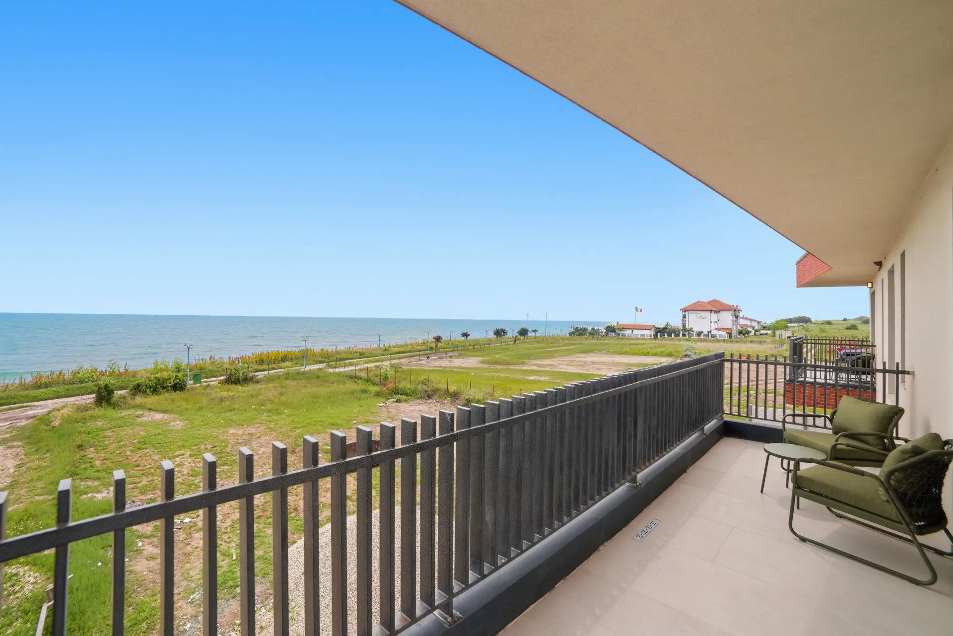 Balcon cu vedere la mare